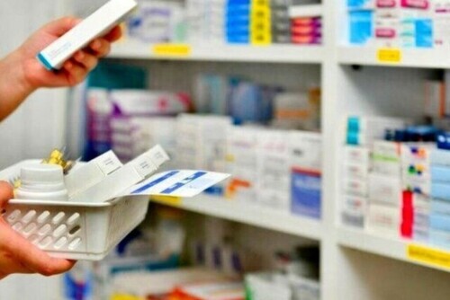 کمیاب شدن استامینوفن کدئین در داروخانه‌ها؛ از کاهش مواد اولیه تا محدودیت‌های ارزی